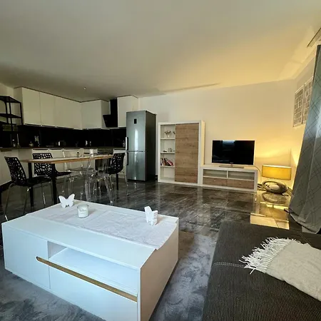 Διαμέρισμα Gemuetliche Zentrale